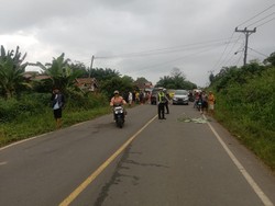 Hindari Lubang, 2 Pelajar di Mura Ditabrak Mobil hingga 1 Orang Tewas