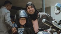 Momen Raffi Ahmad dan Rafathar Motoran di Labuan Bajo