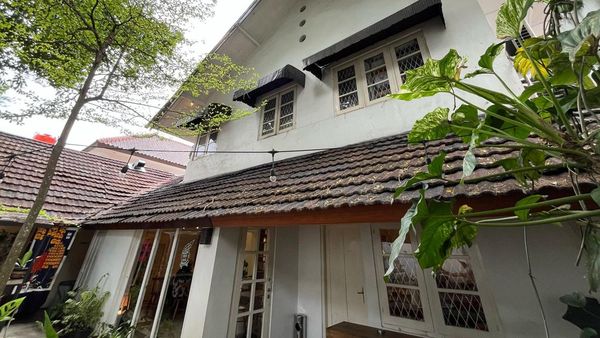Potret Rumah Jadul Jengki Khas Indonesia di Kawasan Elite Jakarta