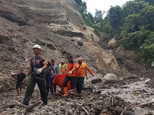 Satu Korban Longsor Tambang Pasir di Blitar Ditemukan