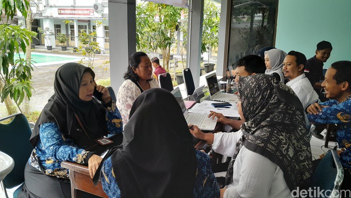 Suasana registrasi pra SPMB Disabilitas di Disdik Kota Semarang Suasana registrasi pra SPMB Disabilitas di Disdik Kota Semarang, Senin (17/2/2025).