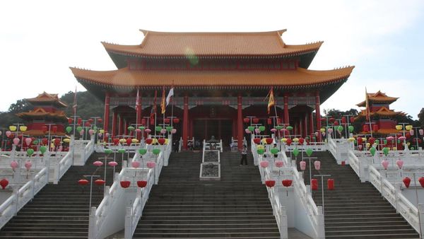 Potret Wihara Terbesar di Singkawang