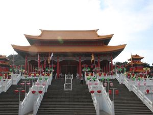 Potret Wihara Terbesar di Singkawang