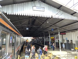 Jumlah Perjalanan KRL Rute Rangkasbitung-Tanah Abang Bakal Bertambah Jumlah Perjalanan KRL Rute Rangkasbitung-Tanah Abang Bakal Bertambah