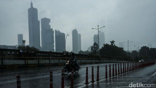 BMKG Prediksi Jakarta Diguyur Hujan hingga Besok