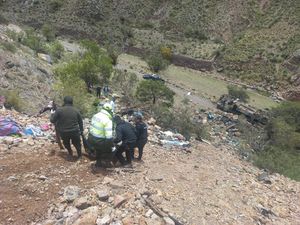 Kecelakaan Maut Bus Terjadi Lagi di Bolivia, 25 Orang Tewas-26 Luka Kecelakaan Maut Bus Terjadi Lagi di Bolivia, 25 Orang Tewas-26 Luka