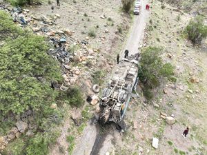 Bus Masuk Jurang di Bolivia, 30 Orang Tewas Bus Masuk Jurang di Bolivia, 30 Orang Tewas