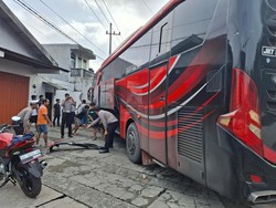 4 Fakta Pasutri Meninggal Diseruduk Bus Ugal-ugalan di Blitar