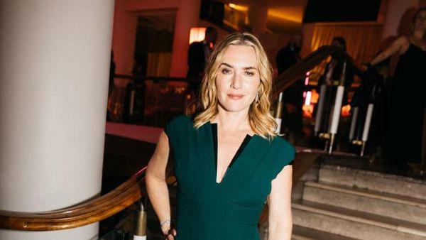 5 Pesona Kate Winslet Pakai Gaun Daur Ulang di BAFTAs 2025