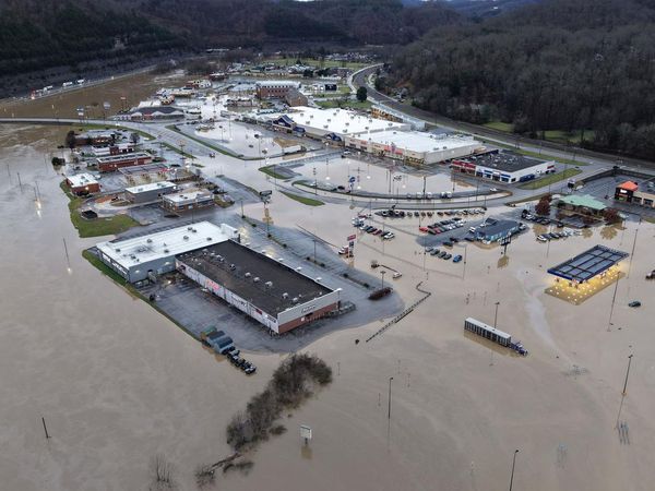 Foto Udara Banjir Luapan Sungai Terjang Kentucky AS