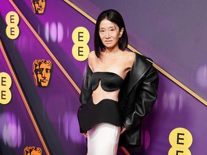 Most Pop: Vera Wang Tampil Berani di Usia 77, Pakai Bra Top Jadi Sorotan