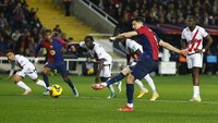 Barca membuka keunggulan pada menit ke-28 lewat penalti. Robert Lewandowski maju sebagai eksekutor dan sukses menaklukkan kiper Rayo Augusto Batalla.  