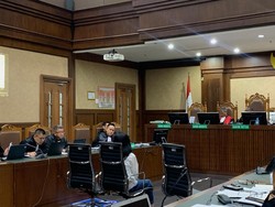 Pengacara Chat Aman, Bebas ke Ibu Ronald Tannur, Padahal Belum Ada Sidang