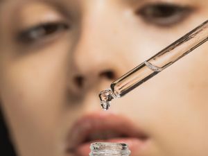 7 Manfaat VCO untuk Wajah, Skincare Alami buat Kulit Sehat yang Perlu Dicoba 7 Manfaat VCO untuk Wajah, Skincare Alami buat Kulit Sehat yang Perlu Dicoba