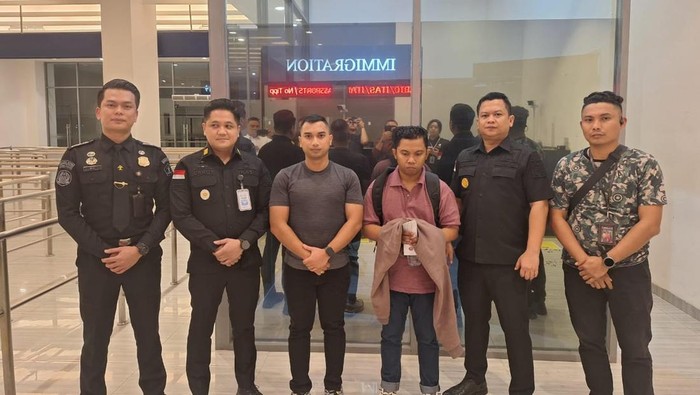 Imigrasi Batam dan Kejari Batam tangkap Terpidana Kasus Penggelapan di Pelabuhan Internasional Harbour Bay.(Dok. Istimewa) Imigrasi Batam dan Kejari Batam tangkap Terpidana Kasus Penggelapan di Pelabuhan Internasional Harbour Bay.(Dok. Istimewa)