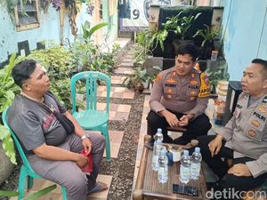 Saat Diserang di St Jatinegara, Pria Tunawicara Mau Nonton Persib di Bekasi Saat Diserang di St Jatinegara, Pria Tunawicara Mau Nonton Persib di Bekasi