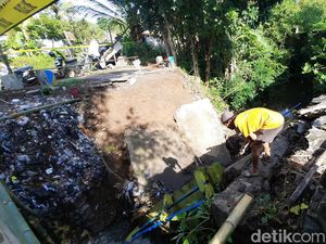 Jembatan Gunung Kokol Ambruk, Akses 2 Kecamatan di Tasik Terputus