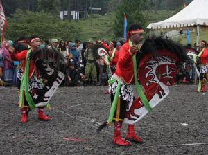 Viral Pemain Kuda Lumping Serang Warga di Bojong Tegal, Ini Faktanya Viral Pemain Kuda Lumping Serang Warga di Bojong Tegal, Ini Faktanya