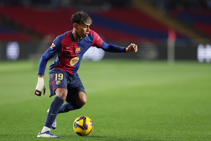 BARCELONA, SPAIN - FEBRUARY 17: Lamine Yamal of FC Barcelona  during the LaLiga EA Sports  match between FC Barcelona v Rayo Vallecano at the Lluis Companys Olympic Stadium on February 17, 2025 in Barcelona Spain (Photo by Judit Cartiel/Soccrates/Getty Images)