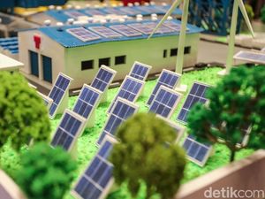 Melihat Pameran Miniatur Alat Percepat Karbon Netral Melihat Pameran Miniatur Alat Percepat Karbon Netral