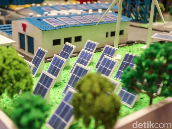 Melihat Pameran Miniatur Alat Percepat Karbon Netral