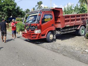 Pemotor Lansia di Banggai Tewas Terlindas gegara Oleng Saat Salip Truk Pemotor Lansia di Banggai Tewas Terlindas gegara Oleng Saat Salip Truk
