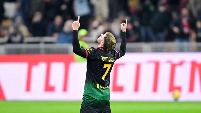 Soccer Football - Serie A - AC Milan v Hellas Verona - San Siro, Milan, Italy - February 15, 2025 AC Milans Santiago Gimenez celebrates scoring their first goal REUTERS/Daniele Mascolo