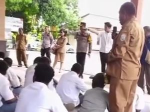 Momen Sekretaris Disdik Nabire Tendang Siswa SMP Demo Tolak MBG di Mapolres Momen Sekretaris Disdik Nabire Tendang Siswa SMP Demo Tolak MBG di Mapolres