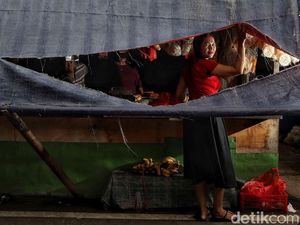 Tantangan Indonesia di Tengah Kondisi Ekonomi Dunia Tantangan Indonesia di Tengah Kondisi Ekonomi Dunia