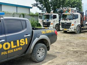 6 Trailer Vendor Pertamina EP Sukowati Masih Disandera Warga Bojonegoro
