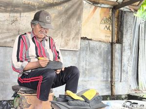 Kisah Uda dan Kesetiaannya dengan Sepatu Rusak