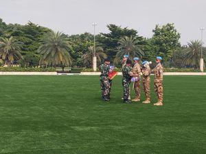 Panglima Beri Tanda Kehormatan ke Prajurit TNI yang Tuntaskan Misi di Lebanon Panglima Beri Tanda Kehormatan ke Prajurit TNI yang Tuntaskan Misi di Lebanon