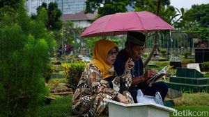 Ziarah Kubur Umat Muslim Jelang Ramadhan