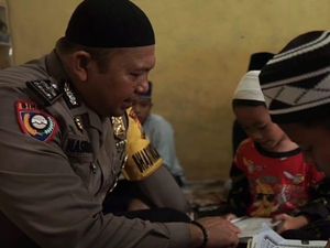 Aipda Nasaruddin, Polisi yang Mendidik Anak-anak di Asahan Lewat Rumah Mengaji Aipda Nasaruddin, Polisi yang Mendidik Anak-anak di Asahan Lewat Rumah Mengaji