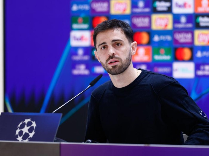 MADRID, SPAIN - FEBRUARY 18: Bernardo Silva of Manchester City attends his press conference ahead of the UEFA Champions League, football match against Real Madrid, at Santiago Bernabeu stadium on Febbraio 18, 2025, in Madrid, Spain. (Photo by Dennis Agyeman / AFP7 via Getty Images)