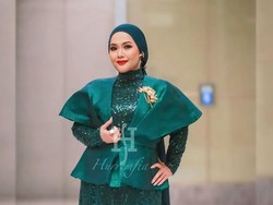 Rahasia Awet Muda Dea Mirella Jelang Usia 50 Tahun, Bukan Skincare Berlapis