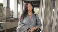 Foto: Gaya Toned Down Rihanna di Persidangan A$AP Rocky, Berabu-abu Kelam