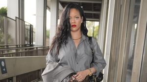 Foto: Gaya Toned Down Rihanna di Persidangan A$AP Rocky, Berabu-abu Kelam