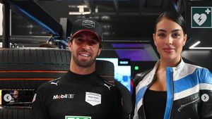 7 Gaya Georgina Rodriguez Pakai Legging Nonton Formula E di Arab, Jadi Sorotan