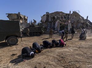 Israel Mundur dari Desa-desa di Lebanon, Warga Sujud Syukur Pulang ke Rumah