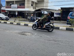 Jalan Rusak Depan TPU Ngaliyan Rawan Laka, Seminggu 3 Pemotor Jadi Korban
