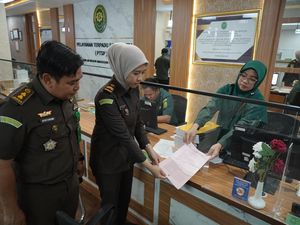 Kejati Sulsel Limpahkan Berkas 3 Terdakwa Skincare Bermerkuri ke PN Makassar