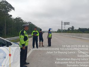 Honda Brio Tabrak Truk di Tol Baleno, 1 Orang Tewas dan 4 Luka-luka Honda Brio Tabrak Truk di Tol Baleno, 1 Orang Tewas dan 4 Luka-luka