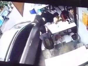 Viral Mobil Dikemudikan Pelajar SMA Seruduk Warkop di Jaktim, 1 Orang Luka