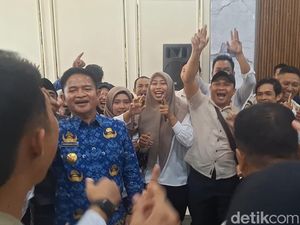 Hassanudin Tutup Masa Jabatan Pj Gubernur NTB dengan Lagu Koplo Hassanudin Tutup Masa Jabatan Pj Gubernur NTB dengan Lagu Koplo