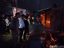 4 Kios Hangus Terbakar di Pasar Sentral Pangkep Diduga Akibat Korsleting