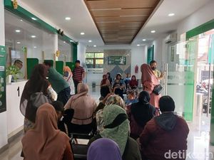 Pegadaian Diserbu Warga Pasuruan Jelang Ramadan