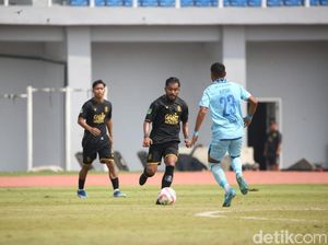 Zulkifli Syukur Akui Persela Lamongan Hilang Konsentrasi Usai Kartu Merah Zulkifli Syukur Akui Persela Lamongan Hilang Konsentrasi Usai Kartu Merah