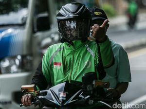 Potret Ojol Ngebid di Tengah Tuntutan Dapat THR