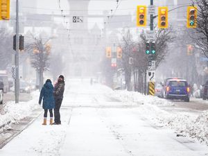 Potret Toronto Diselimuti Salju Tebal
